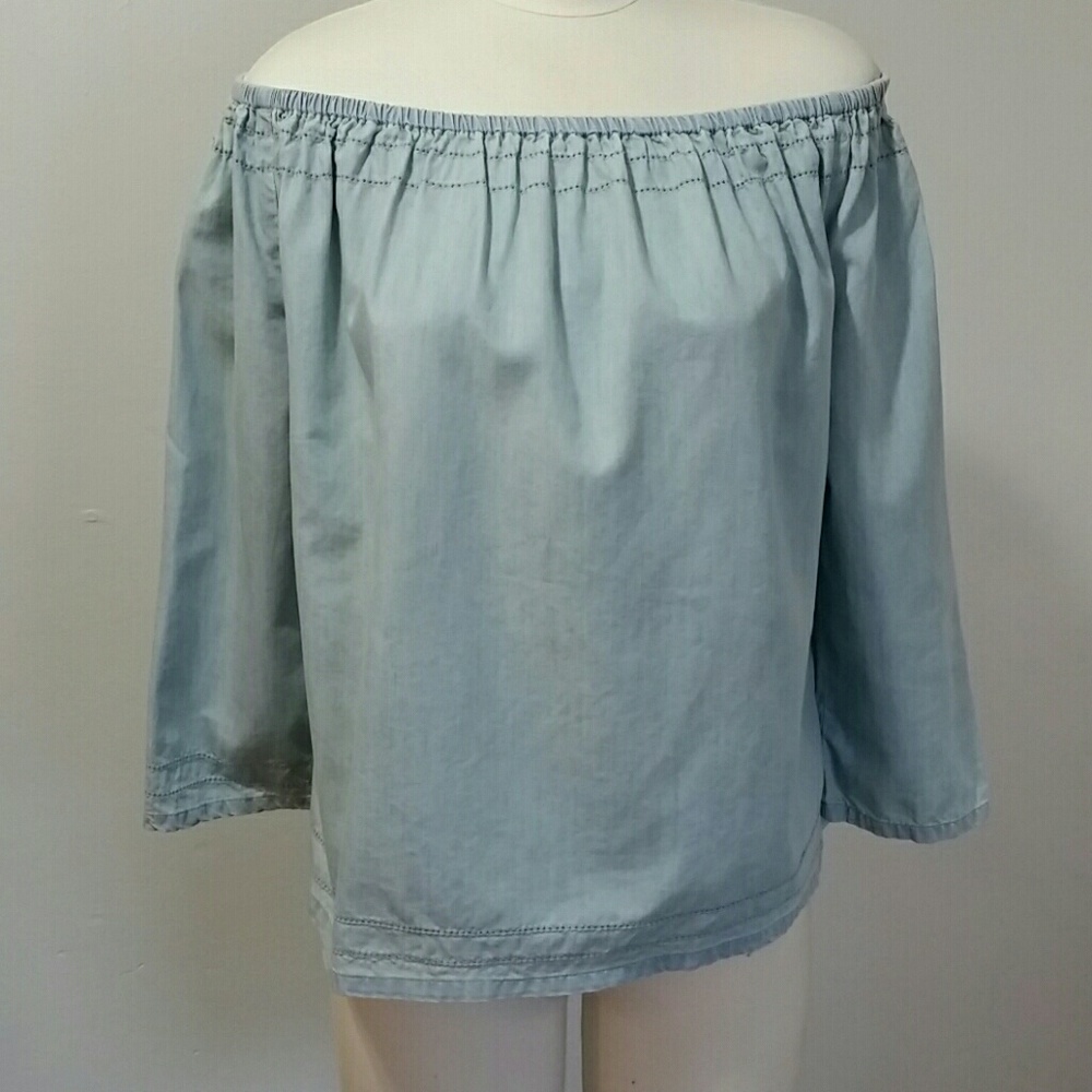 Gap off the shoulder top